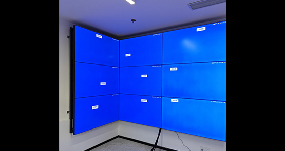 广东省深圳市龙岗区某中学55寸3.5mm前维护支架9套